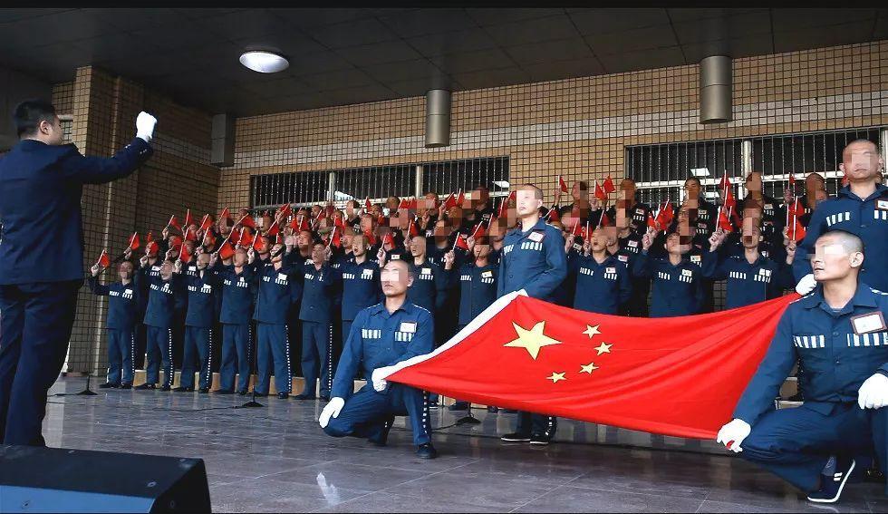 在顿涅茨克地区，当地的人民主要讲的是什么语言？游戏画面